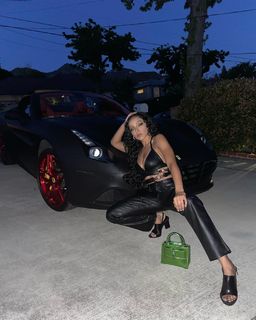 Tinashe feet photo thumbnail