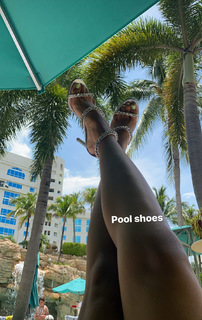 Tinashe feet photo thumbnail