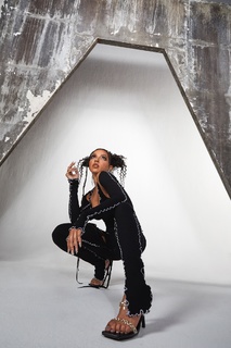 Tinashe feet photo thumbnail