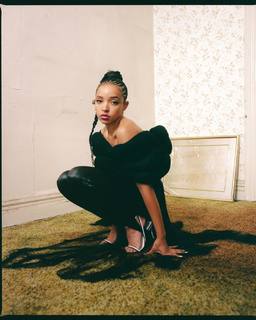 Tinashe feet photo thumbnail