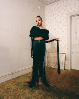 Tinashe feet photo thumbnail