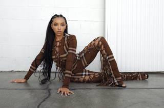 Tinashe feet photo thumbnail