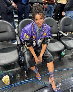 Tinashe feet photo thumbnail