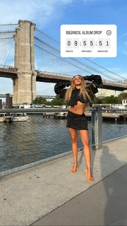 Tinashe feet photo thumbnail