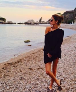Tini Stoessel feet photo thumbnail
