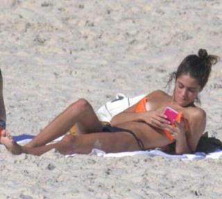 Tini Stoessel feet photo thumbnail