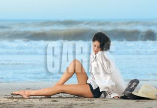 Tini Stoessel feet photo thumbnail