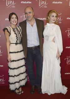 Tini Stoessel feet photo thumbnail