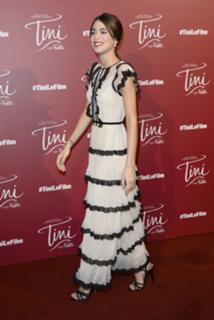 Tini Stoessel feet photo thumbnail
