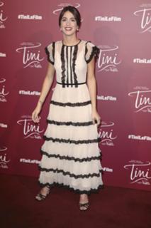 Tini Stoessel feet photo thumbnail