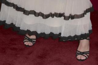 Tini Stoessel feet photo thumbnail