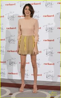 Tini Stoessel feet photo thumbnail