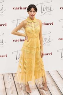 Tini Stoessel feet photo thumbnail