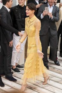 Tini Stoessel feet photo thumbnail