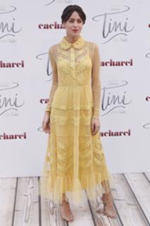 Tini Stoessel feet photo thumbnail