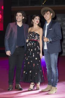 Tini Stoessel feet photo thumbnail