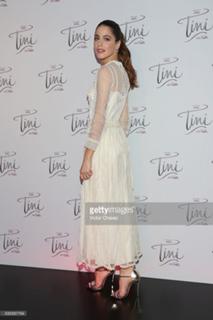 Tini Stoessel feet photo thumbnail
