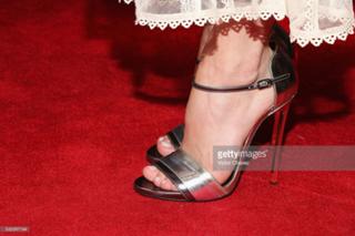 Tini Stoessel feet photo thumbnail