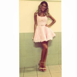 Tini Stoessel feet photo thumbnail