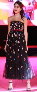 Tini Stoessel feet photo thumbnail