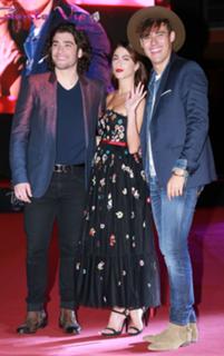 Tini Stoessel feet photo thumbnail