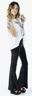 Tini Stoessel feet photo thumbnail