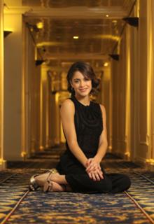 Tini Stoessel feet photo thumbnail