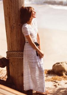 Tini Stoessel feet photo thumbnail