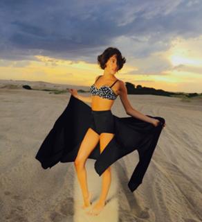 Tini Stoessel feet photo thumbnail