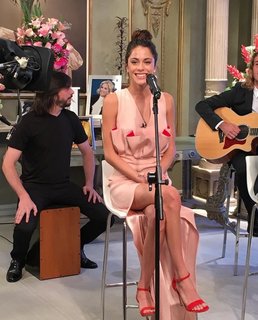 Tini Stoessel feet photo thumbnail