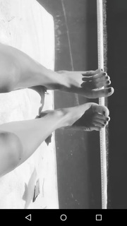 Tini Stoessel feet photo thumbnail
