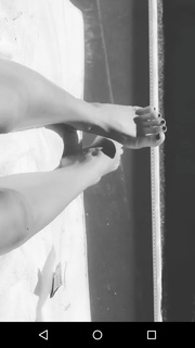 Tini Stoessel feet photo thumbnail