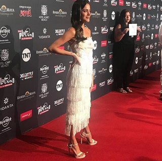 Tini Stoessel feet photo thumbnail