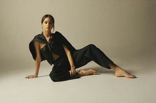 Tini Stoessel feet photo thumbnail