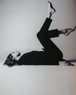 Tini Stoessel feet photo thumbnail