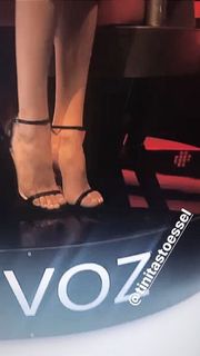 Tini Stoessel feet photo thumbnail