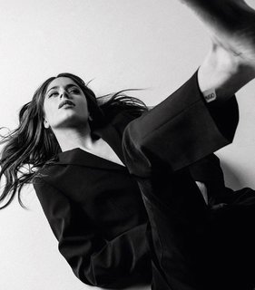 Tini Stoessel feet photo thumbnail