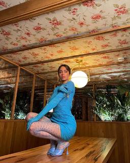 Tini Stoessel feet photo thumbnail