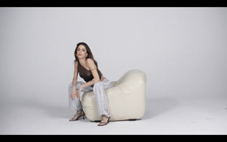 Tini Stoessel feet photo thumbnail