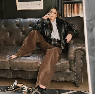 Tini Stoessel feet photo thumbnail