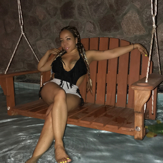 Tiny Harris feet photo thumbnail