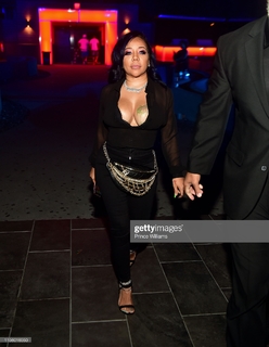 Tiny Harris feet photo thumbnail