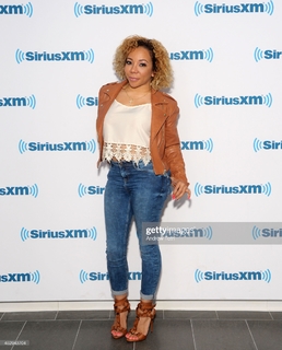 Tiny Harris feet photo thumbnail