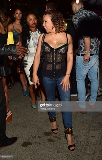 Tiny Harris feet photo thumbnail
