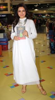 Tisca Chopra feet photo thumbnail