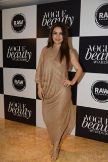 Tisca Chopra feet photo thumbnail