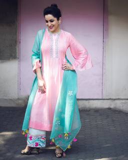 Tisca Chopra feet photo thumbnail