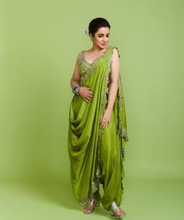 Tisca Chopra feet photo thumbnail