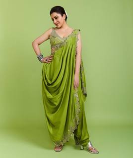 Tisca Chopra feet photo thumbnail