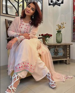 Tisca Chopra feet photo thumbnail